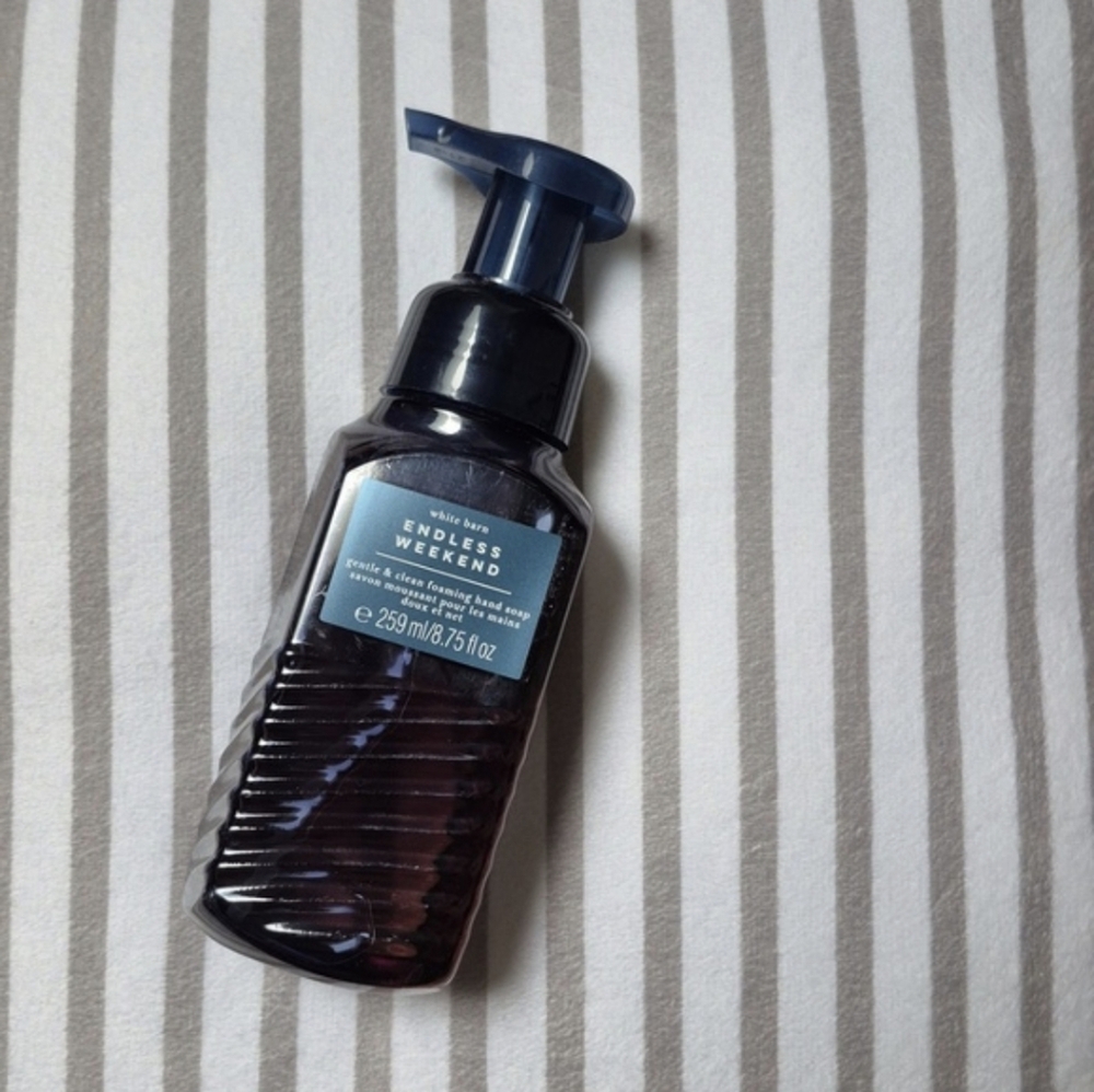 RARE Endless Weekend Foaming Hand Soap From Bath & Body Works Brand New